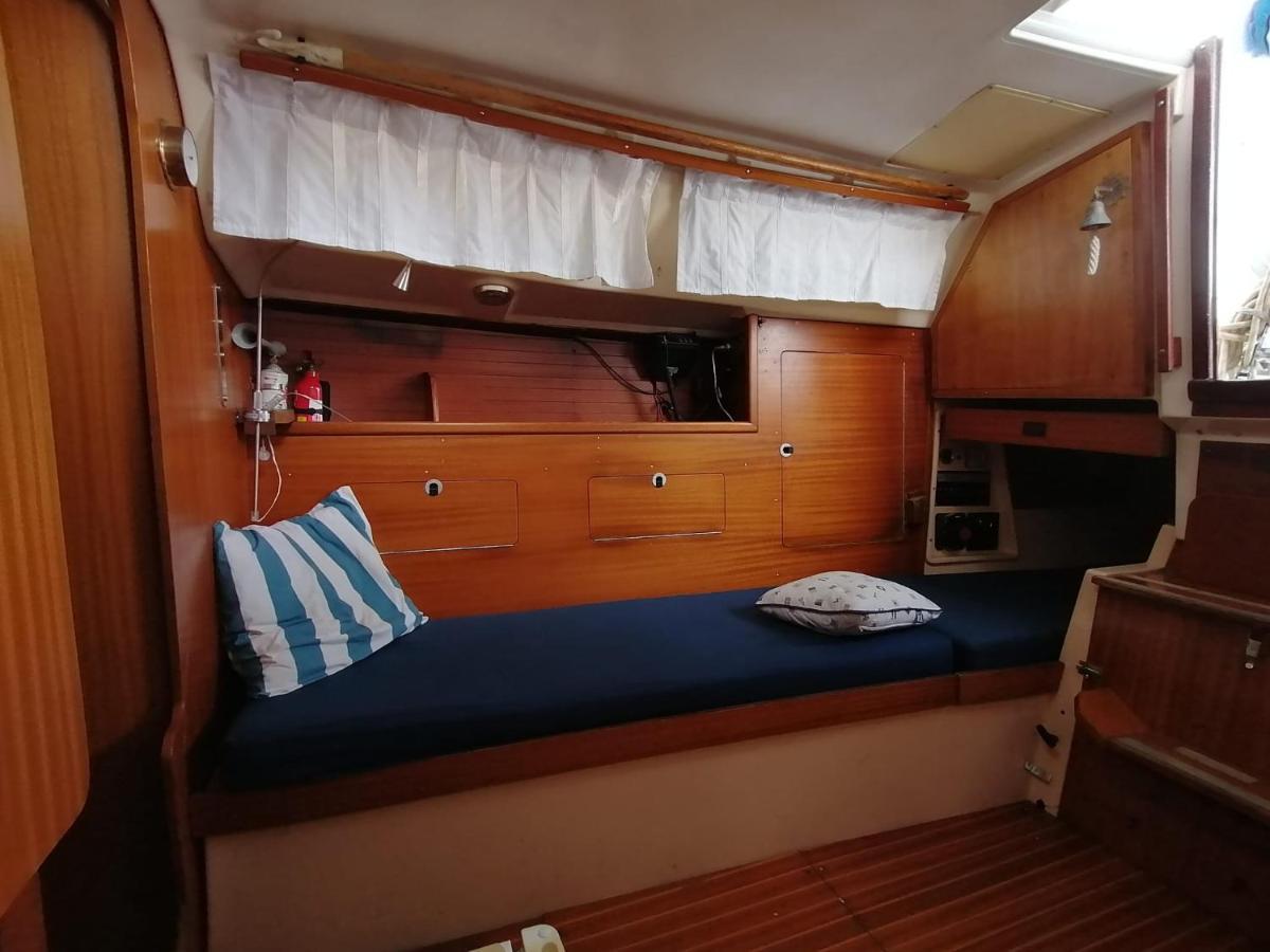 Cozy Sailboat In Barcelona!! No Showers サン・アドリア・デ・ベソス エクステリア 写真